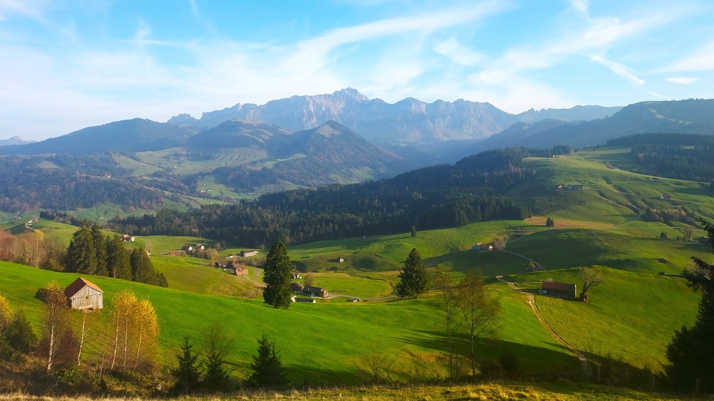 Das Appenzelllerland und der Säntis - © René Buss
