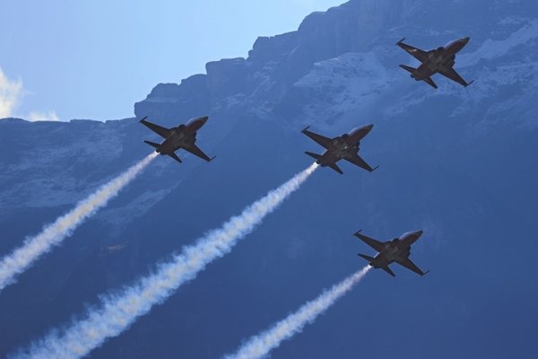 Patrouille Suisse - © Verein «Schweizerisches Trachten- und Alphirtenfest Unspunnen»