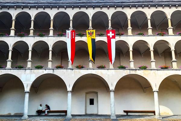Geranien am Stockalperschloss - © René Buss