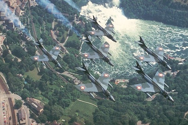 Patrouille Suisse mit Hawker Hunter 