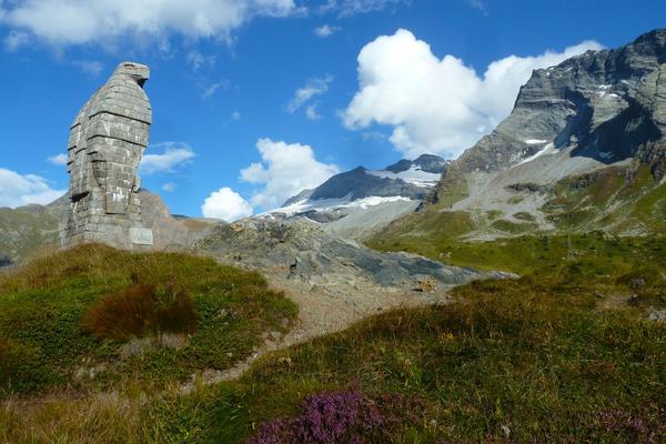 Armeedenkmal am Simplonpass: der 8m hohe Simplonadler