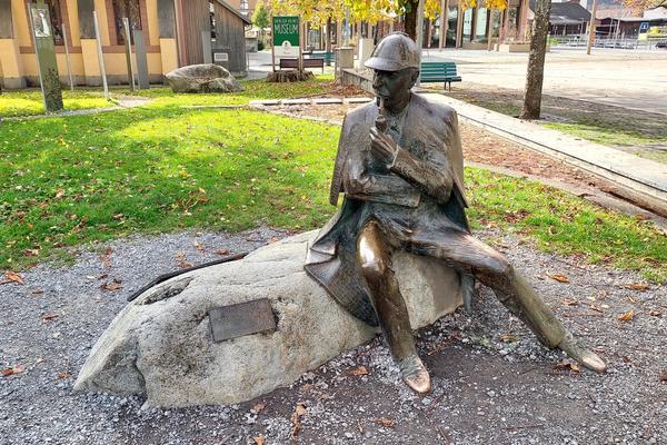 Sherlock-Bronzestatue in Meiringen - © René Buss