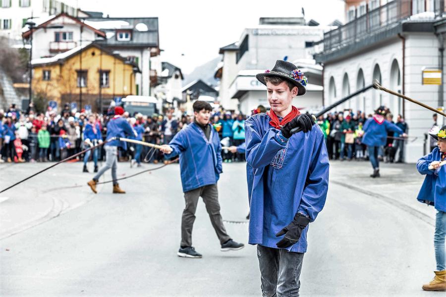 Peitschenknallen am Chalandamarz © Andrea Badrutt, Chur