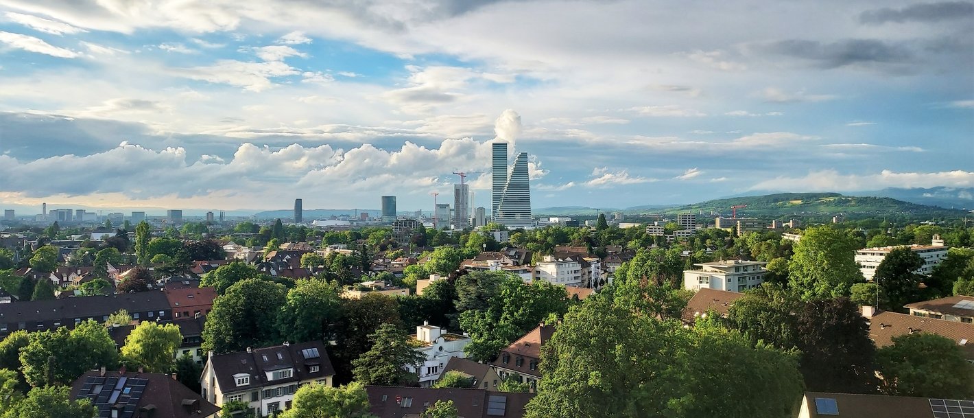 Basel-Stadt mit den Roche-Türmen - © René Buss