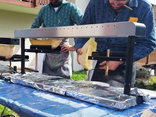 Abgedeckte Bodenplatten lohnen sich auch draußen. - © René Buss