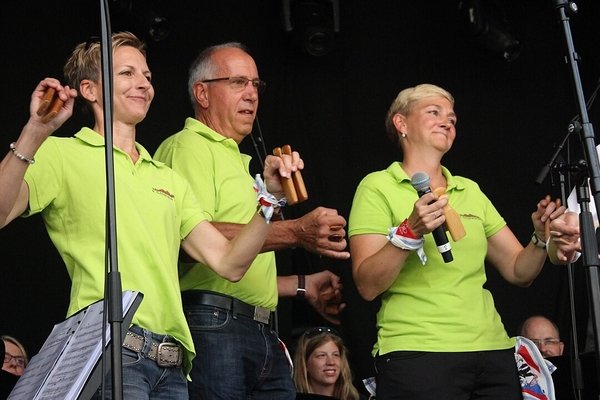 Röbi Kessler chlefelet beim Gmeindsfäscht - © Pakeha / CC BY-SA 4.0