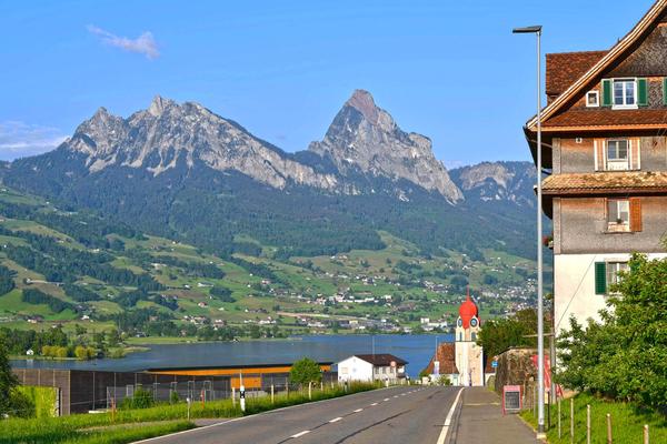 Anreise nach Schwyz via Lauerz