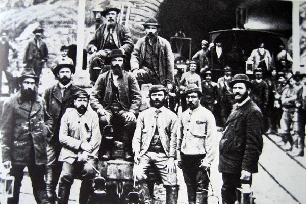 Arbeiter am Südportal in Airolo
