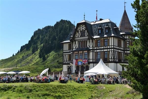 Fest der Villa Cassel mit Raclette-Pavillon - © Aletsch Arena