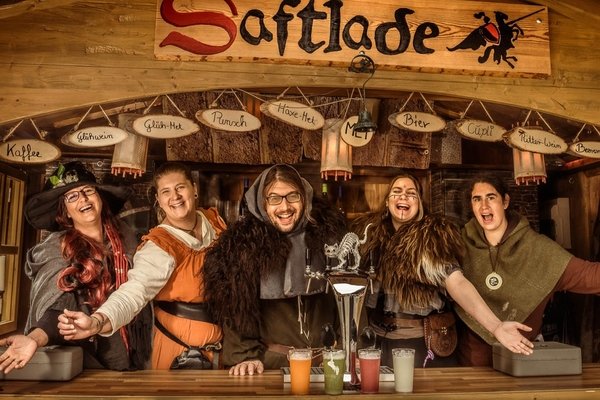 Im «Saftlade» gibt es flüssigen Spaß für die Erwachsenen. - © turnei.ch
