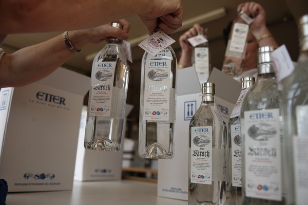 Kirschwasser - © Destillerie Etter