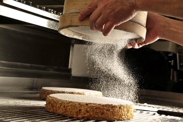 Zuger Kirschtorte im Caféhaus Treichler - © Zug Tourismus