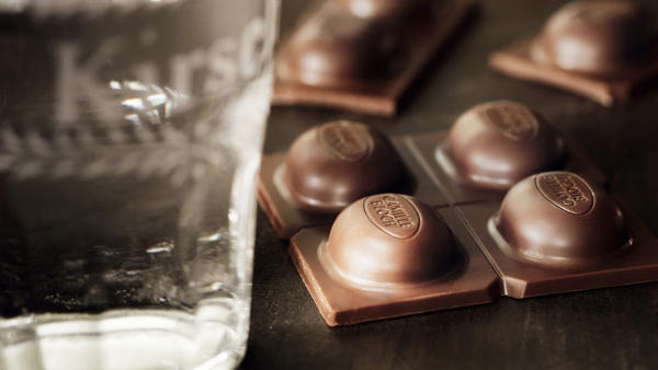 Camille Bloch Schokolade mit Kirschlikoerfuellung 