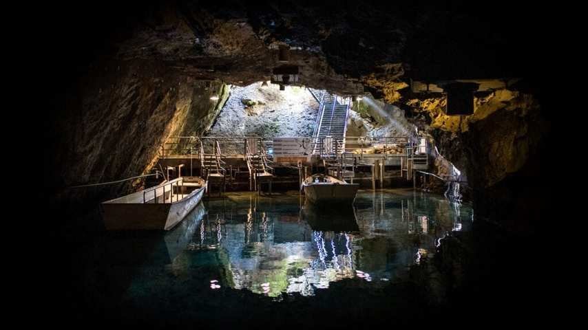 Auch das ist das Wallis: Ein unterirdischer See und Hexen, die Ski fahren