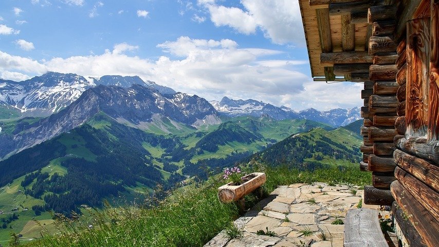 Die Alpenapotheke - Von Kräuterhexen, Quacksalbern und Naturwundern