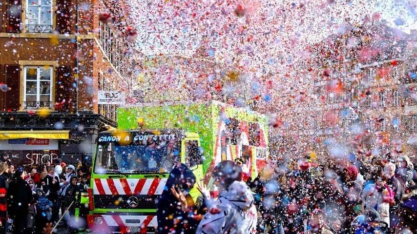 Fasnacht in der Schweiz - Welcher Kanton hat mehr Humor?