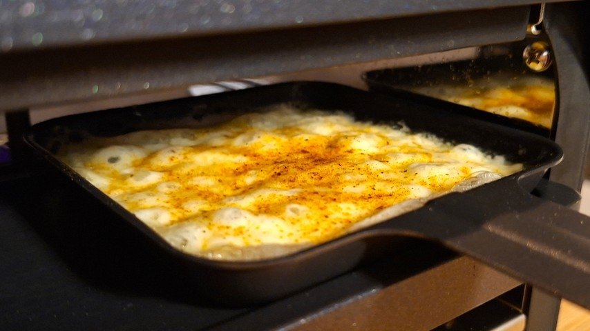 Raclette-Schule - Teil 1: Die drei Arten von Raclettekäse im Pfännchen