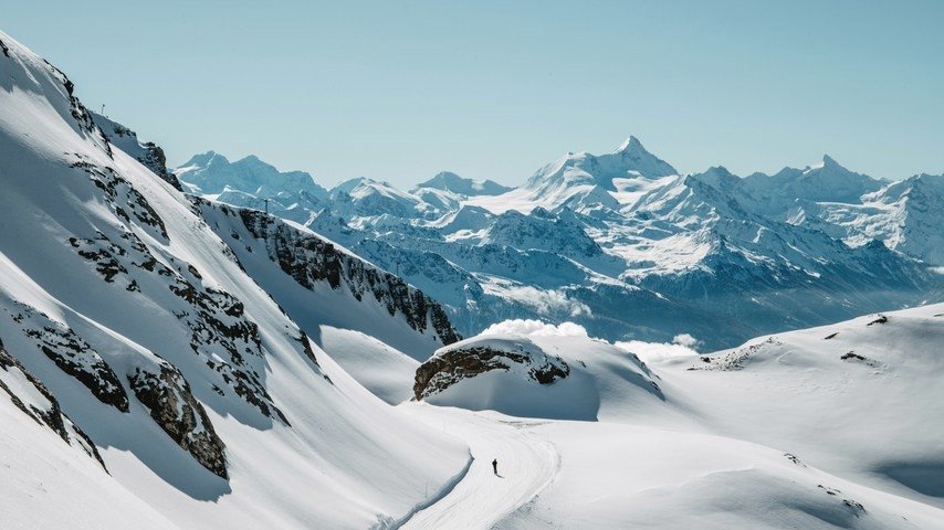Skifahren in der Schweiz ist teuer? In diesen drei Skigebieten lässt sich viel Geld sparen